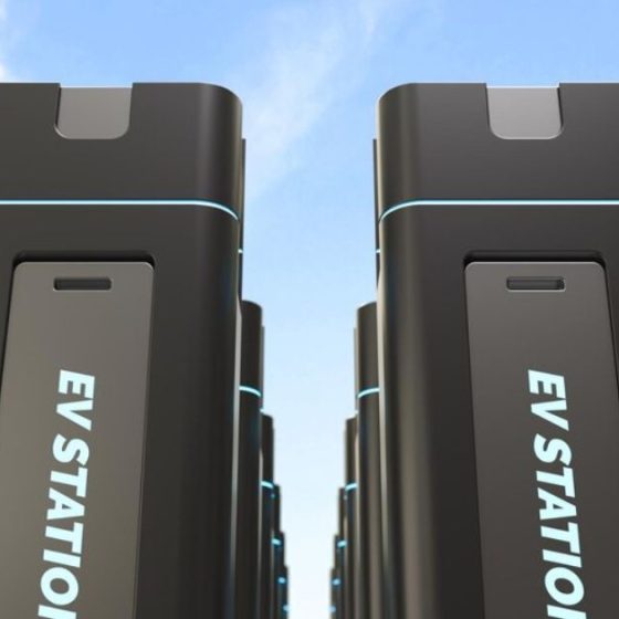 OmniCharge Wireless Hub: Fast, Safe Charging for 5 Devices!