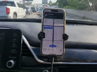 Wireless Car Chargers in Real Use: What Actually Works and What Doesn’t